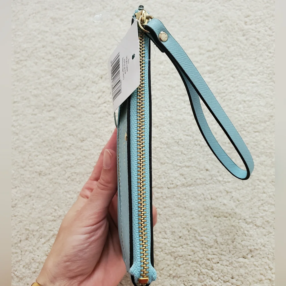 NWT Kate Spade Bee Milkas Pond Wristlet in Blue Hydrangea